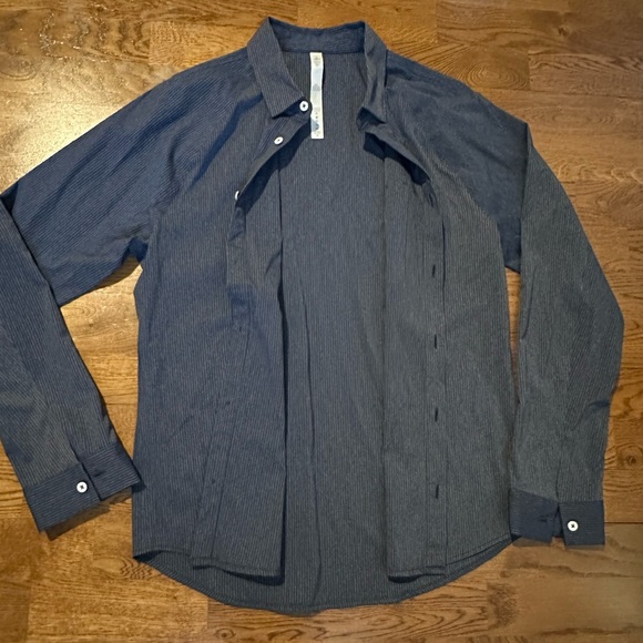 Lululemon 🍋 Bonded Voyage Long Sleeve Button Down Heathered Deep Navy Size M - Picture 3 of 16